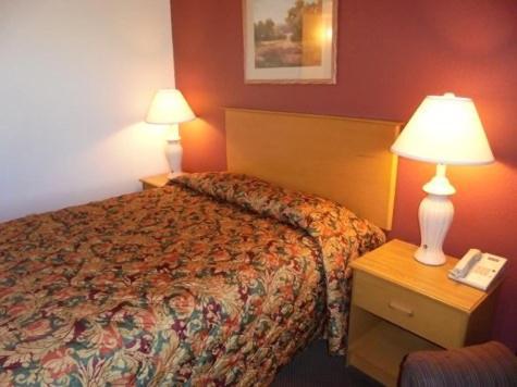 Herington Inn And Suites エクステリア 写真