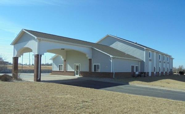 Herington Inn And Suites エクステリア 写真
