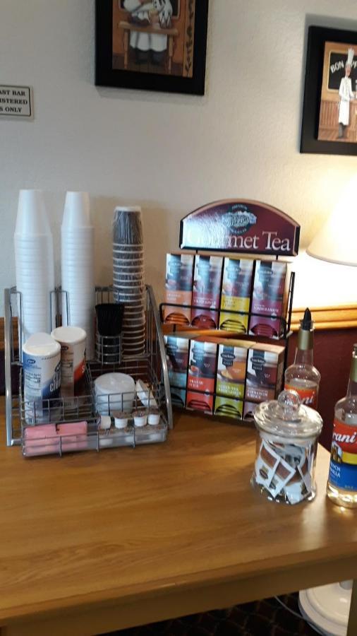 Herington Inn And Suites エクステリア 写真